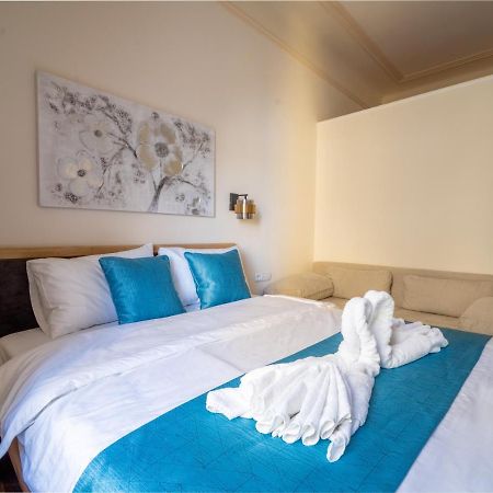Exclusive Apartment With A View Of Prague Castle And Vltava River Екстериор снимка