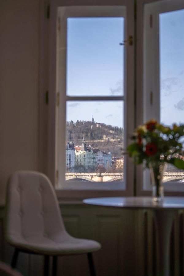 Exclusive Apartment With A View Of Prague Castle And Vltava River Екстериор снимка