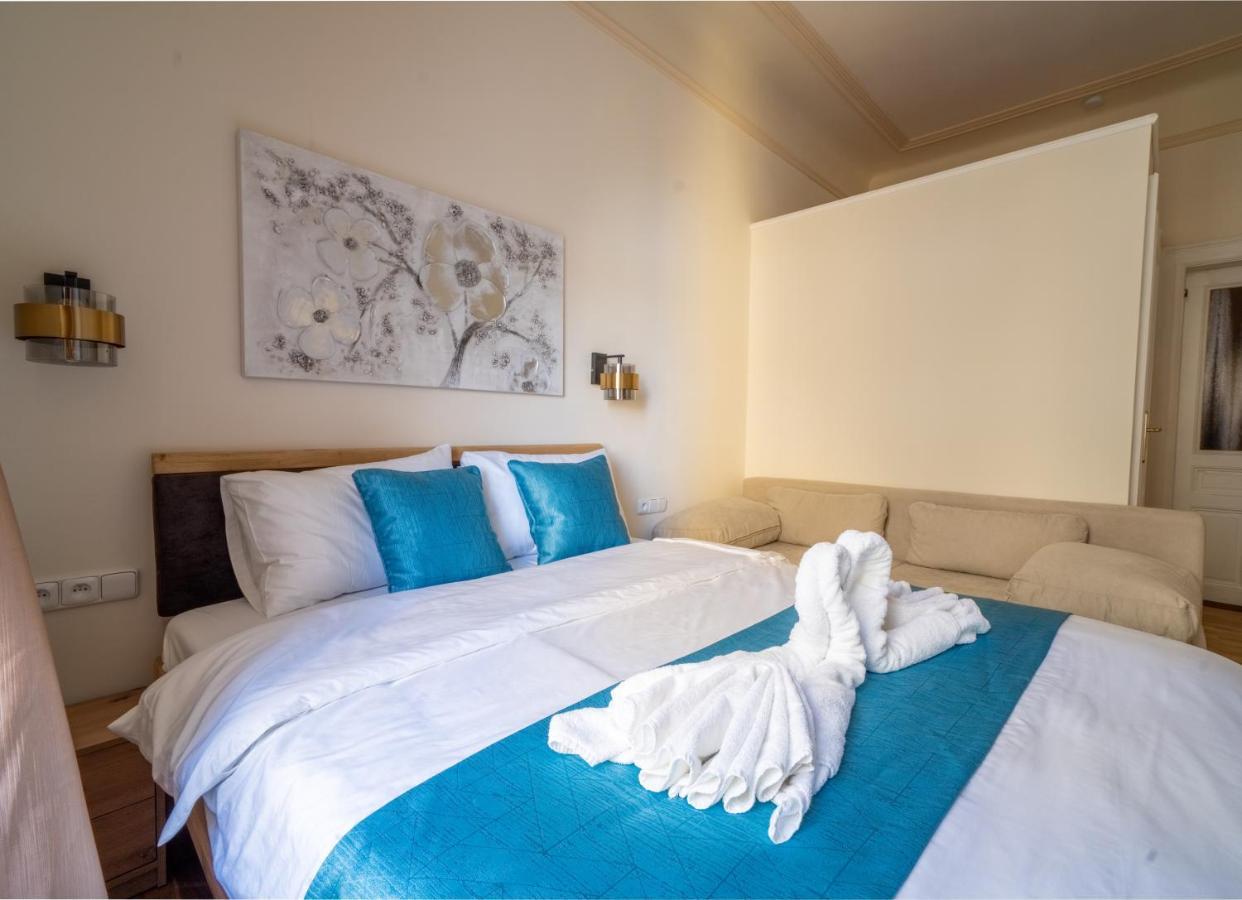 Exclusive Apartment With A View Of Prague Castle And Vltava River Екстериор снимка
