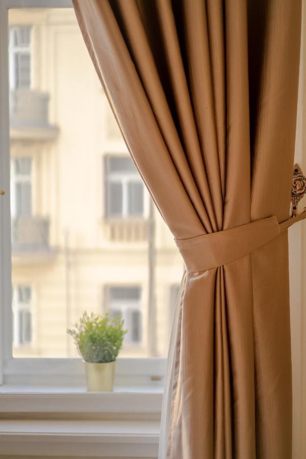 Exclusive Apartment With A View Of Prague Castle And Vltava River Екстериор снимка